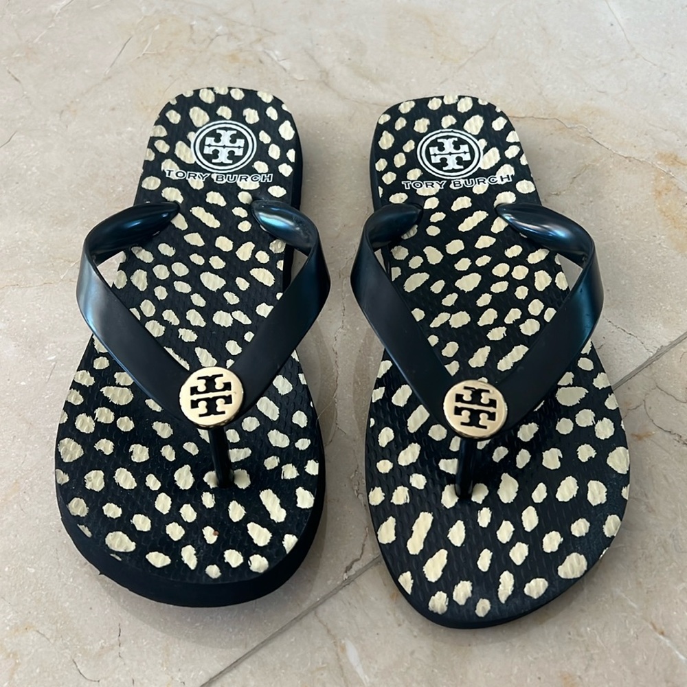 Tory Burch Printed Flip Flop Black Size 6